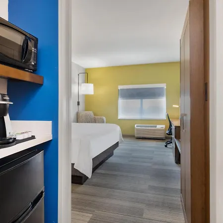 Holiday Inn Express & Suites - Ruskin By Ihg Exterior photo