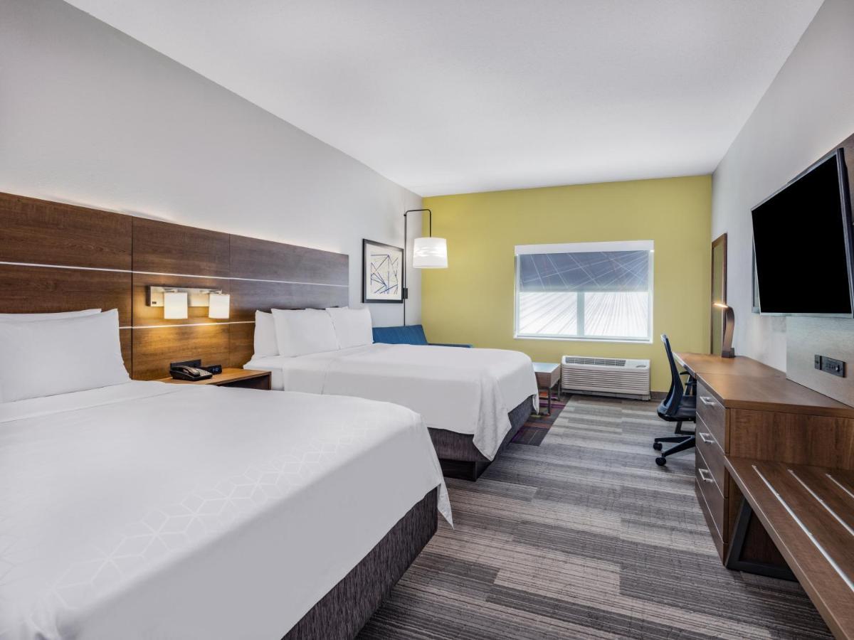 Holiday Express & - By Ihg Hotel 3*